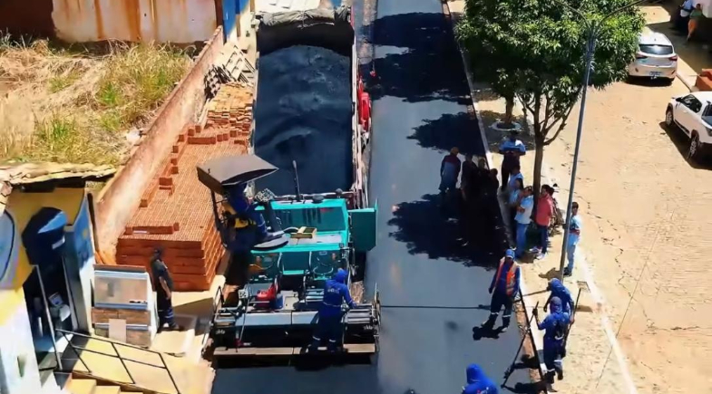Iniciada obras de pavimentação asfáltica em ruas do Centro de Landri Sales