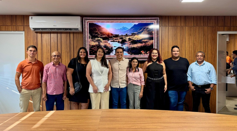 Prefeito de Uruçuí dá posse a novos servidores aprovados em concurso público