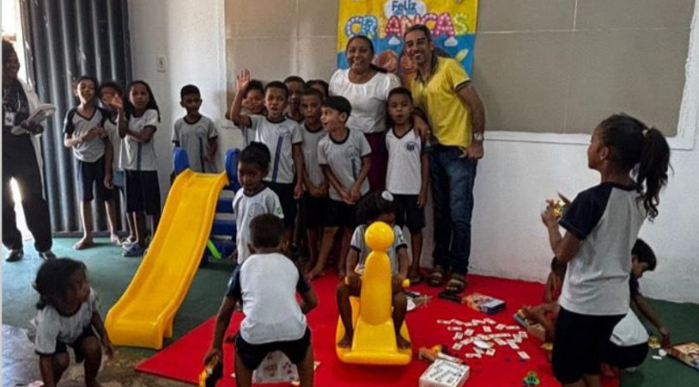 Valença do Piauí desenvolve projeto para fortalecer a EJA e distribui brinquedos educativos na rede municipal