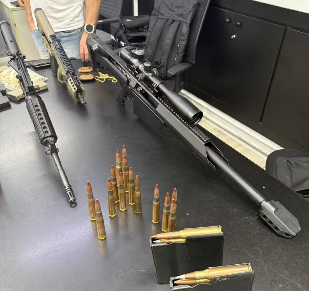 Deic desmonta base de quadrilha de roubos a residências e apreende arsenal de guerra na Zona Sul de SP