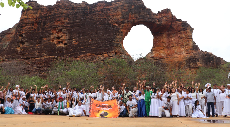 Religiosidade e ancestralidade marcam a abertura do I Seminário CAPIVAFRO no Anfiteatro da Pedra Furada