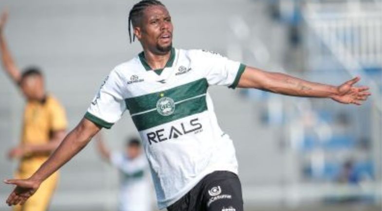 Luny Castilho comemora título do time (Foto: JP Pacheco/Coritiba)