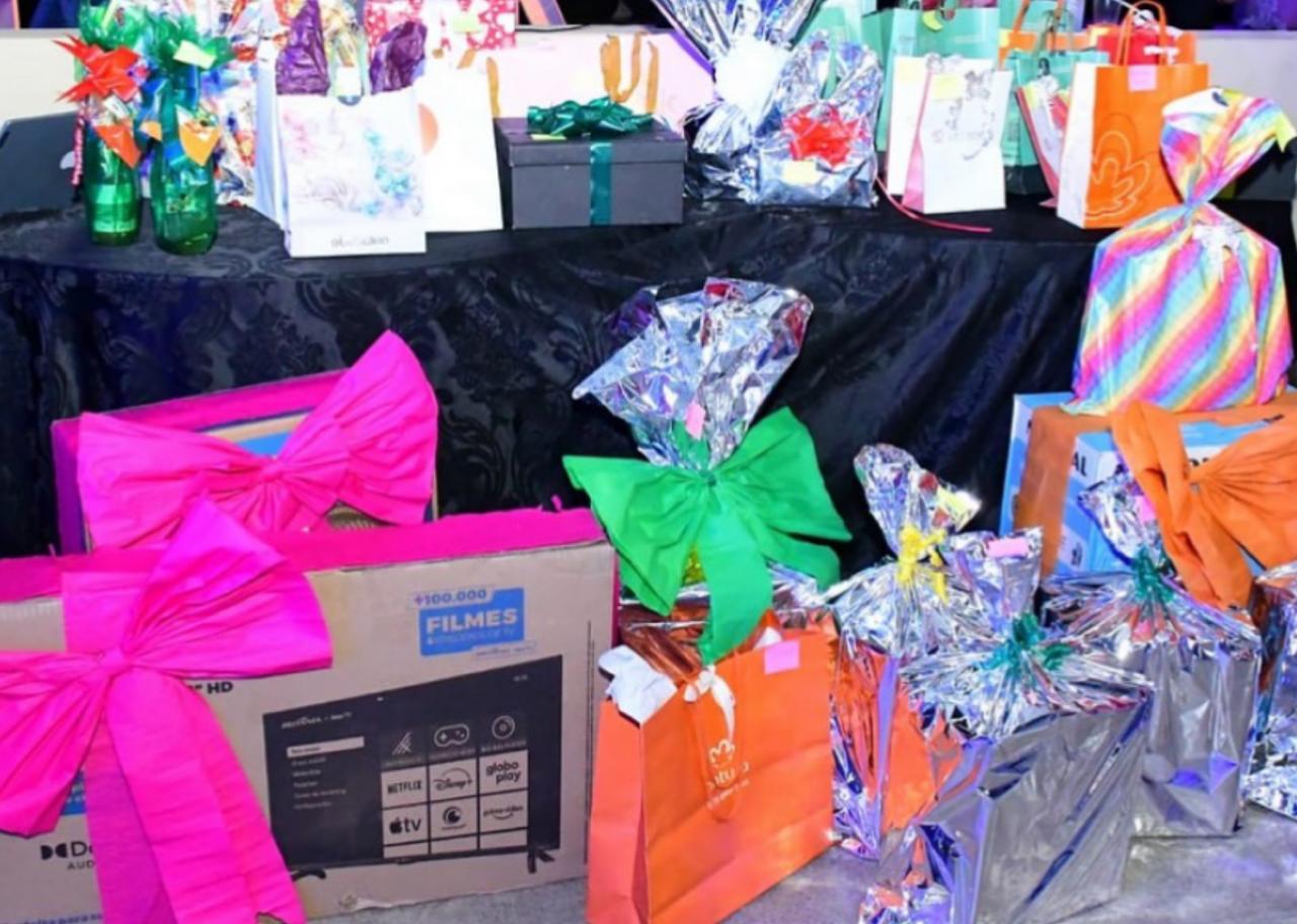 Prefeitura de Floriano promove festa em homenagem ao Dia do Professor  - Imagem 3