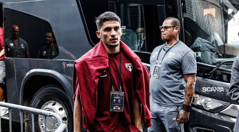 Pablo Maia, do São Paulo, com a delegação no Peru | Rubens Chiri/saopaulofc.net