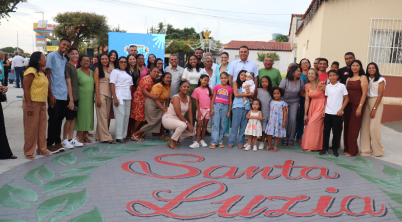Prefeito Rogério Castro inaugura revitalização da Praça da Igreja do bairro Santa Luzia