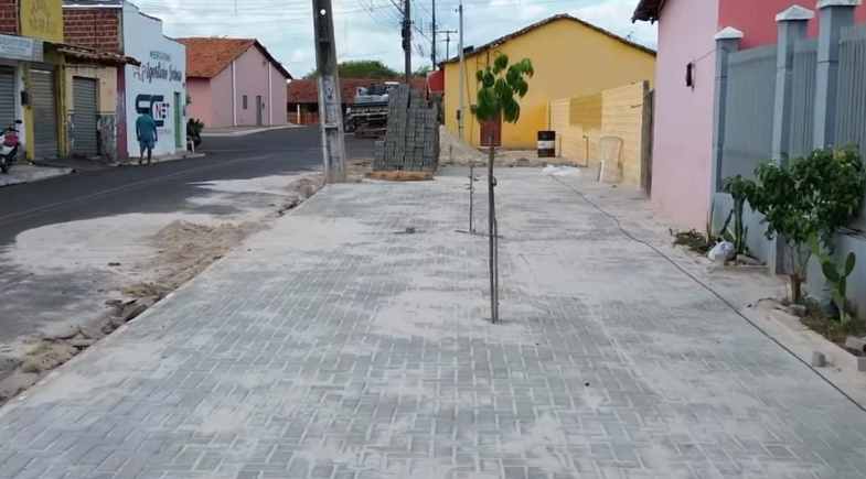 Obras do calçadão no centro de Nossa Senhora de Nazaré segue em ritmo acelerado