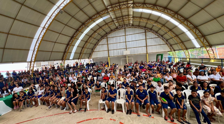 Projeto Cidade Leitora reúne estudantes na I Feira Literária da Unidade Escolar Genésia Neiva