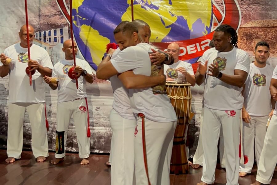 Professor Evaiston Sousa Pompeu recebe graduação de Mestrando em Capoeira - Imagem 4