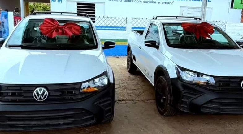 Prefeitura de Lagoa Alegre realiza entrega de dois veículos para Secretaria Municipal de Educação