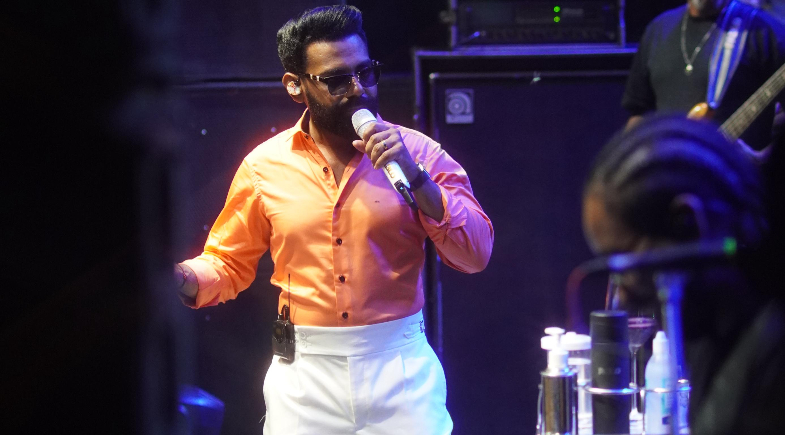 Pablo do Arrocha arrasta multidão em grande show em Amarante