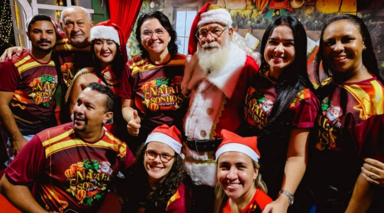 Prefeitura de Piripiri realiza Desfile de Natal com chegada do Papai Noel