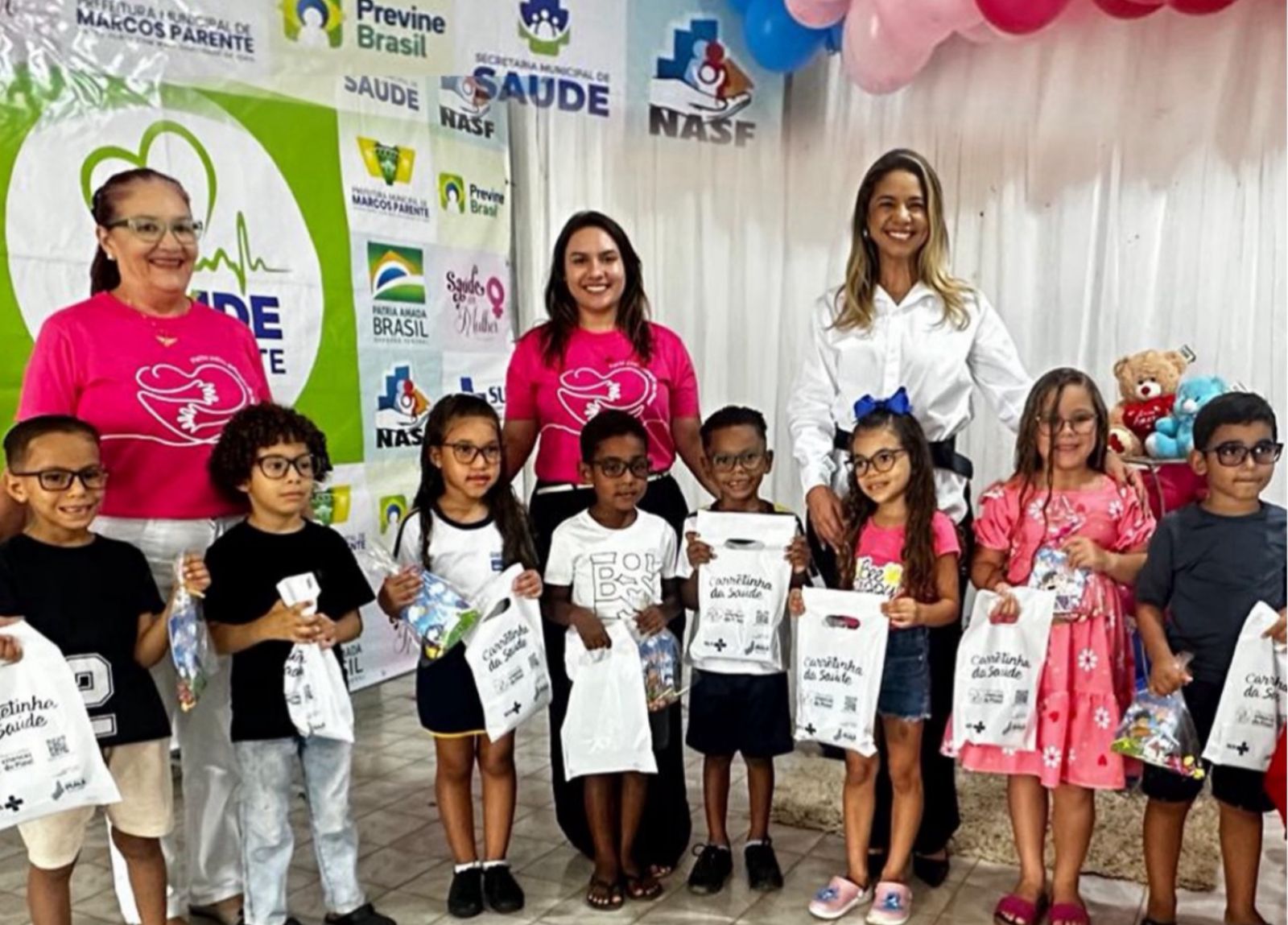 Prefeitura de Marcos Parente realiza entrega de óculos de grau para crianças pela Carretinha da Saúde - Imagem 1