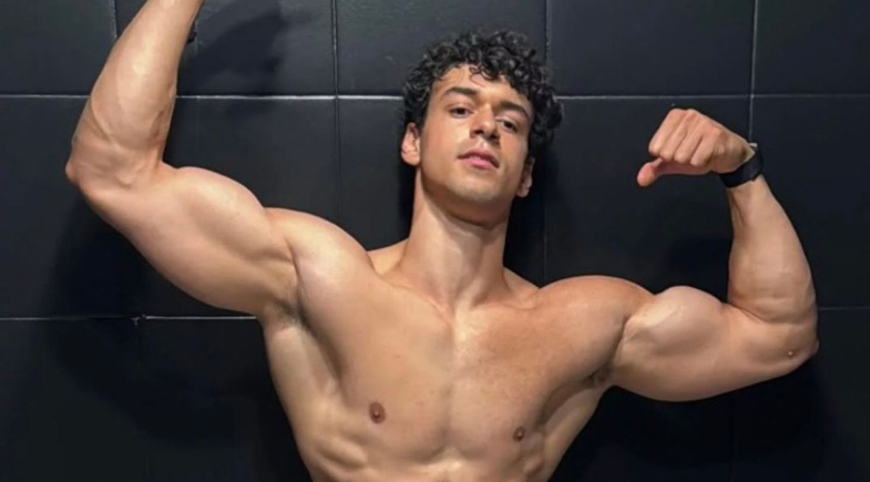 Filho de Carla Perez se manifesta sobre uso de anabolizantes após exibir físico definido