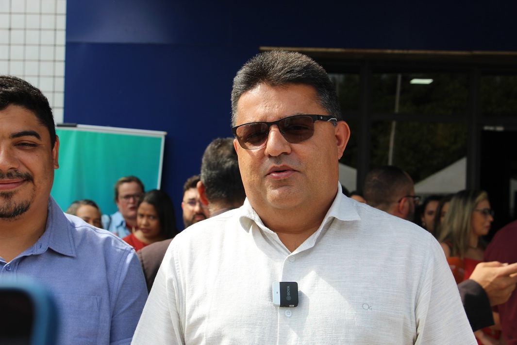 Prefeito de Marcolândia recebe Selo Bronze pelo desempenho na alfabetização infantil