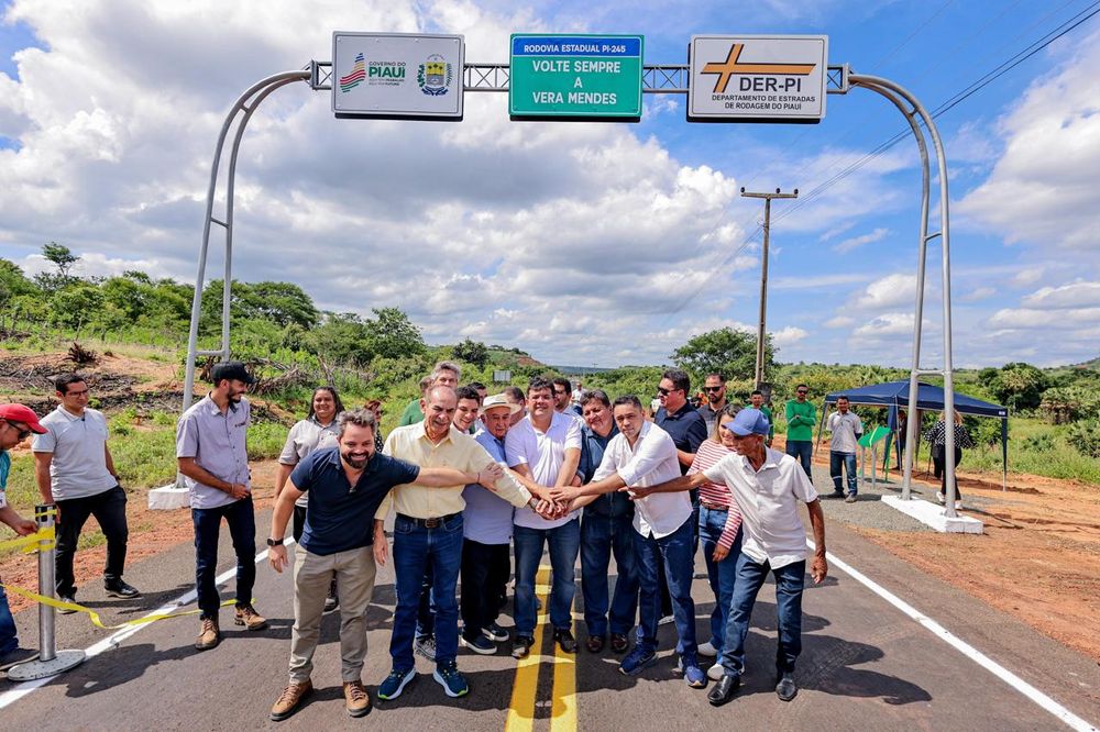 Rafael Fonteles entrega obras de recuperação da PI 245 e inaugura unidade do Saúde Digital em Vera Mendes