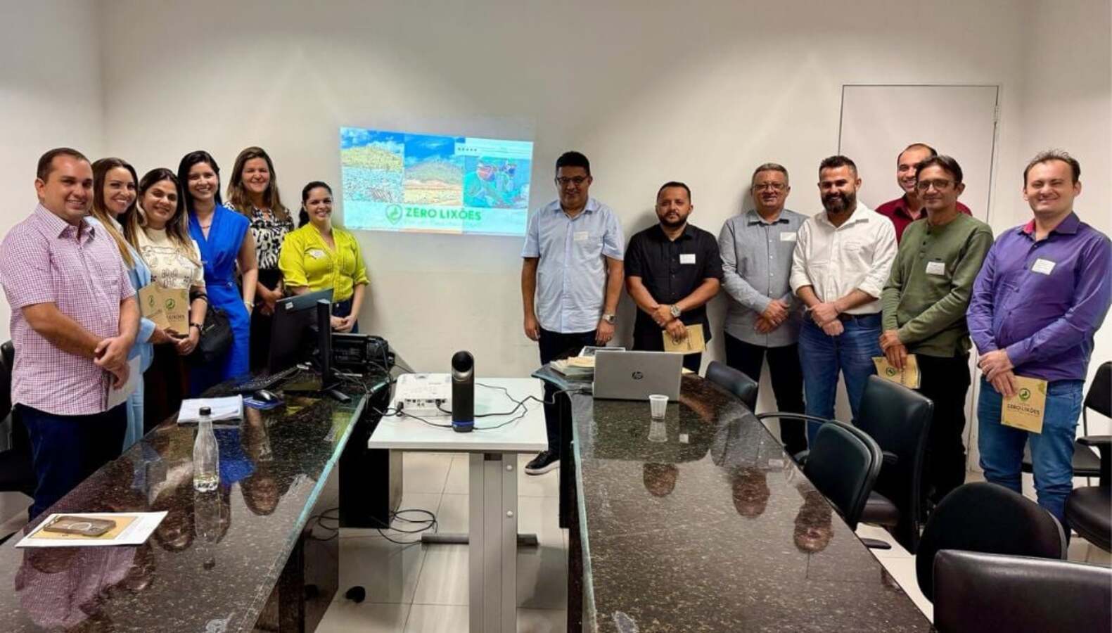 Prefeito de Marcolândia participa de audiência sobre 'Lixão Zero'