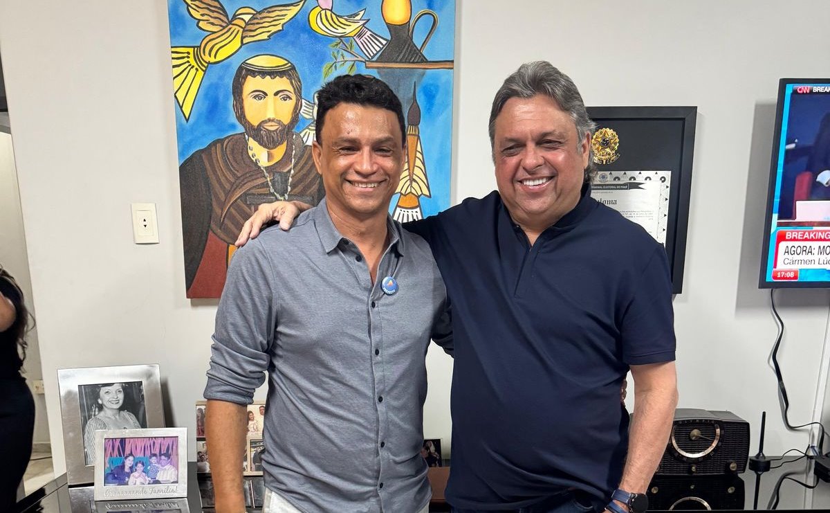 Prefeito se reúne com o deputado Júlio Arcoverde para tratar de demandas do município