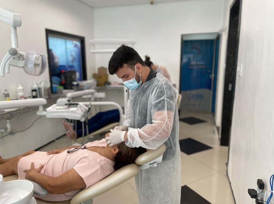 Saúde de Floriano entrega 130 próteses dentárias no Centro de Especialidades Odontológicas
