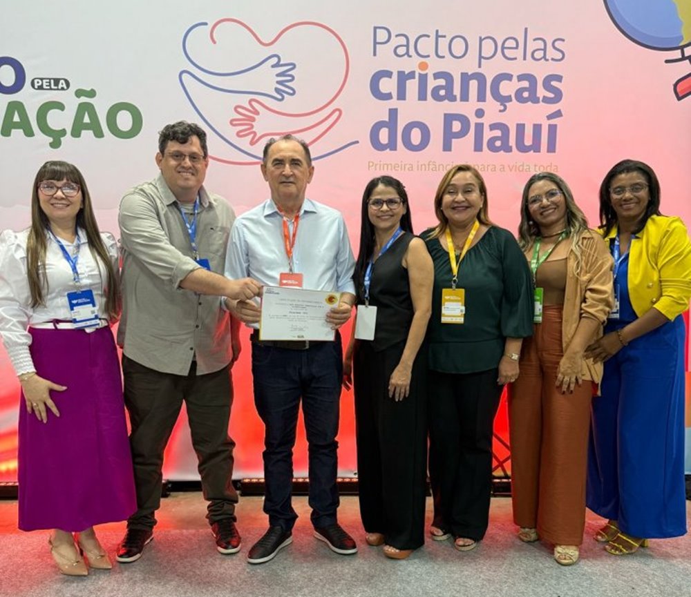 SEMED de Floriano participa do “Pacto pela Educação 2025” em Teresina