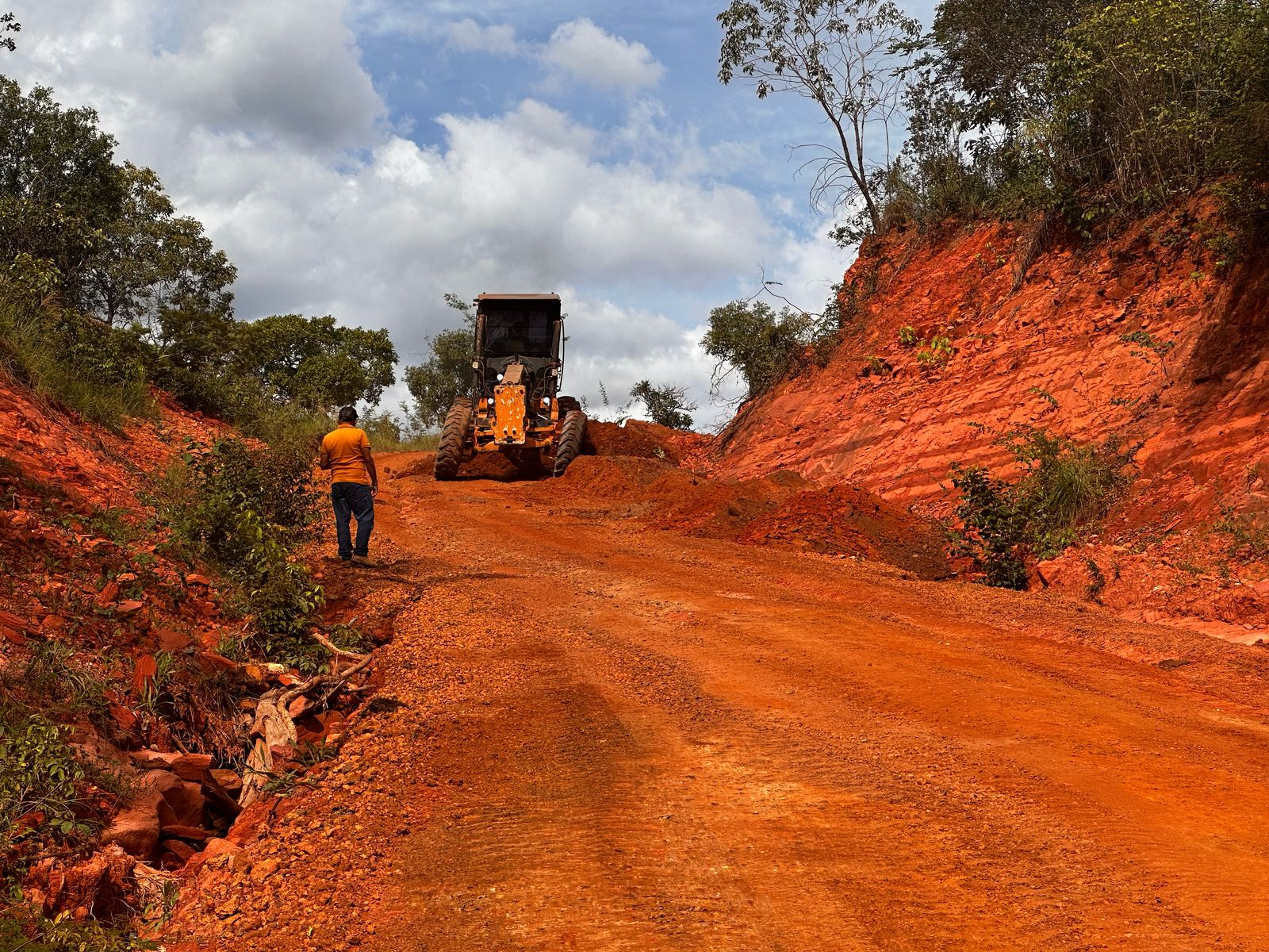 Prefeitura de Uruçuí recupera ladeira na comunidade Baixa Funda