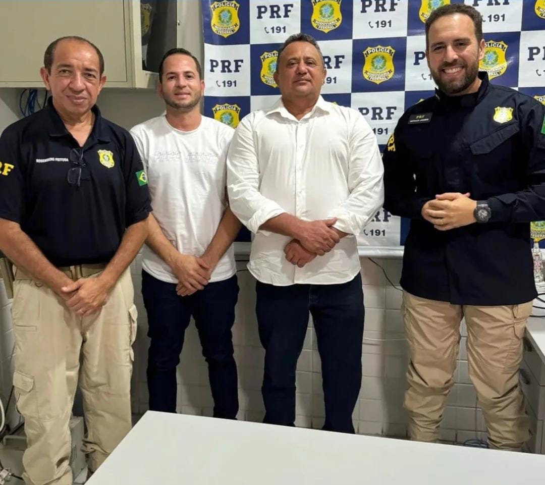 Prefeito de Itainópolis visita PRF de Picos e firma parcerias para ações de segurança e educação no trânsito