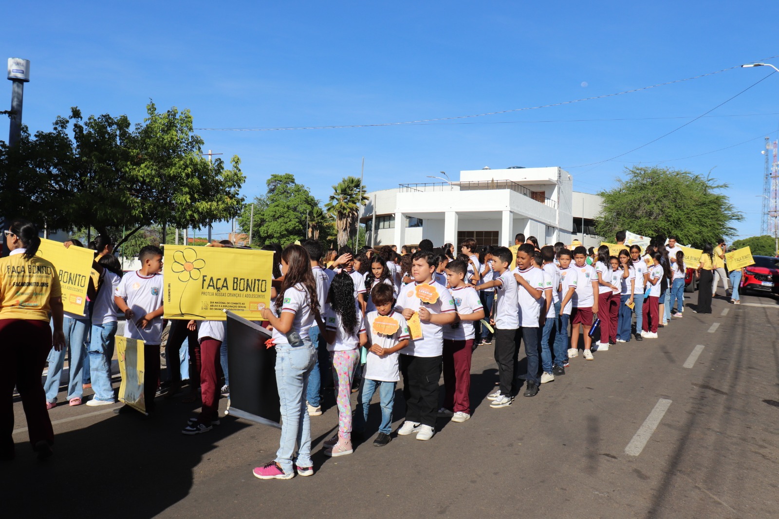 SEMTAS realiza caminhada contra o abuso e exploração sexual infantil em São Raimundo Nonato - Imagem 3