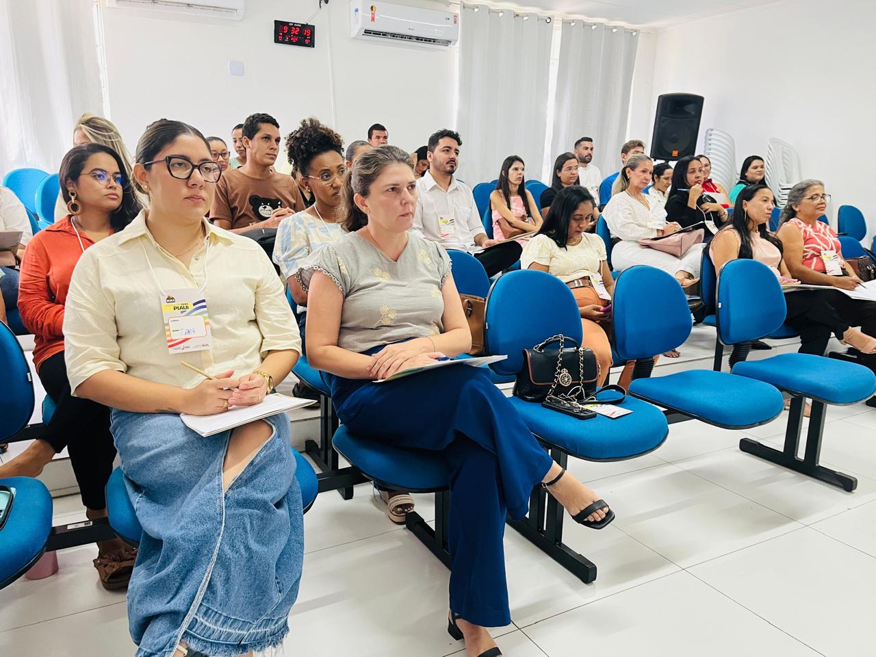 Esperantina sedia curso intermunicipal sobre Proteção Social Básica no SUAS