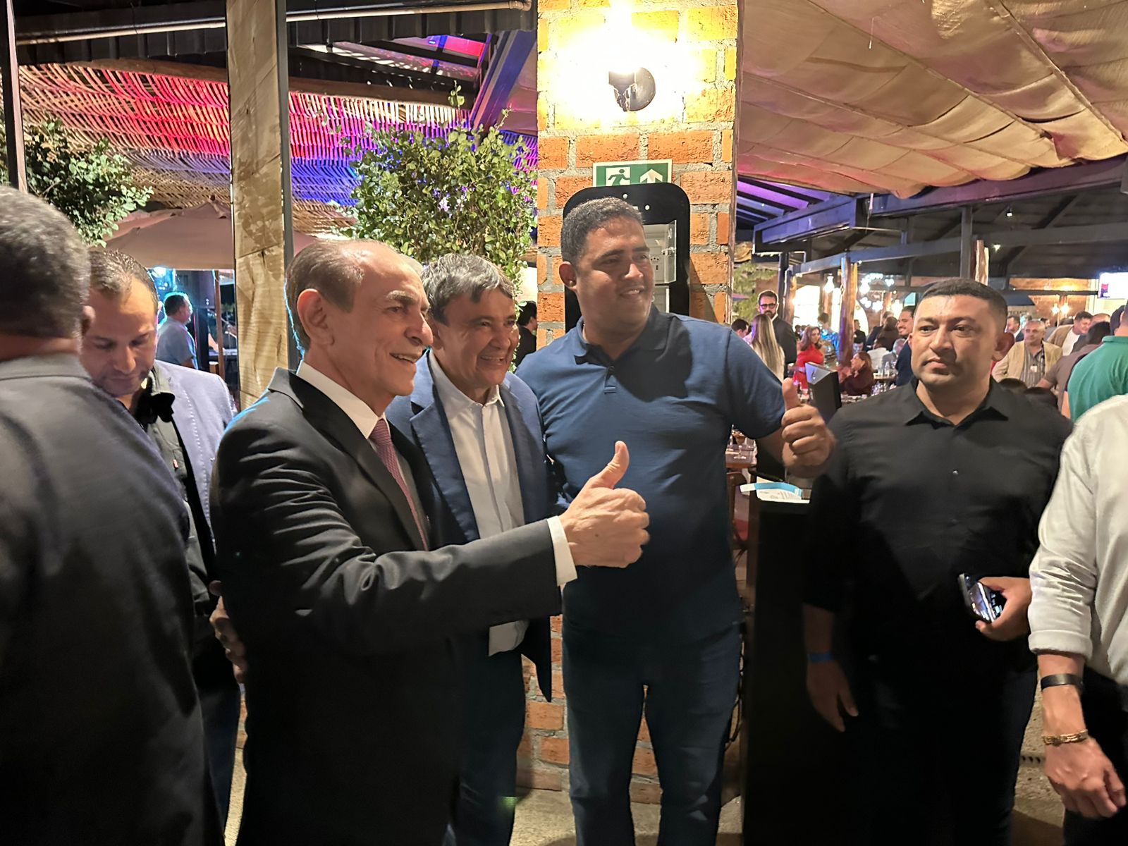 Senador Marcelo Castro reúne cerca de 200 prefeitos em festa em Brasília com ministros e parlamentares  - Imagem 4
