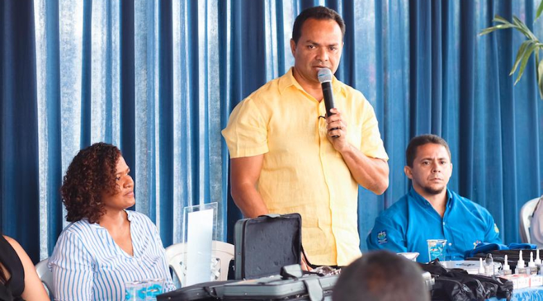Prefeito Pedro Gomes entrega novos instrumentos e anuncia reforma da sede da Banda Estrela do Norte
