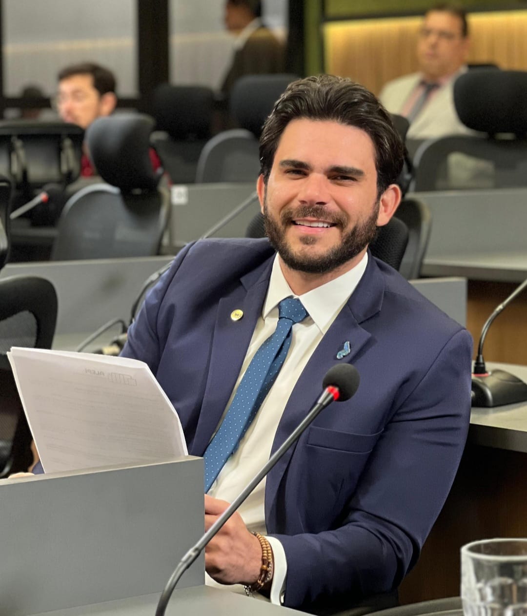 Bibliotecas escolas públicas e privadas do Piauí devem ter, no mínimo, 20% de livros sobre combate à violência de gênero e liderança feminina