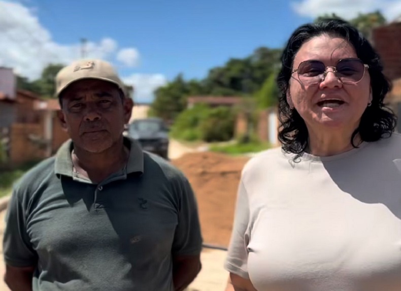 Em Piripiri, Rua Cornélio Cícero Mendes, no bairro Recreio, recebe novo calçamento 