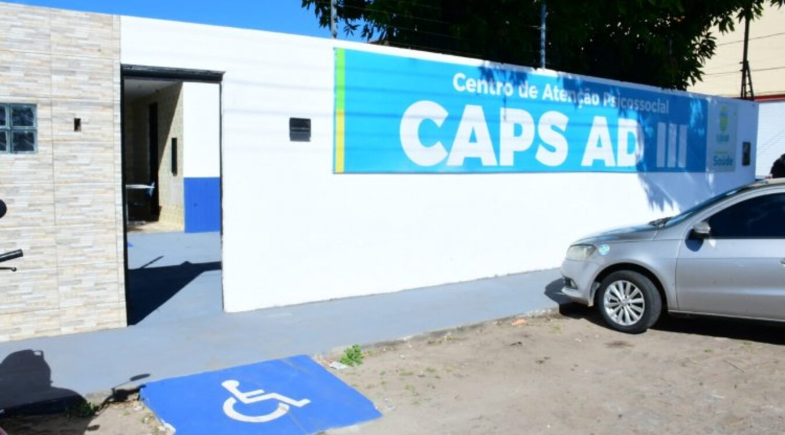 Prefeitura de Floriano apresenta novas instalações do CAPS AD III em visita institucional