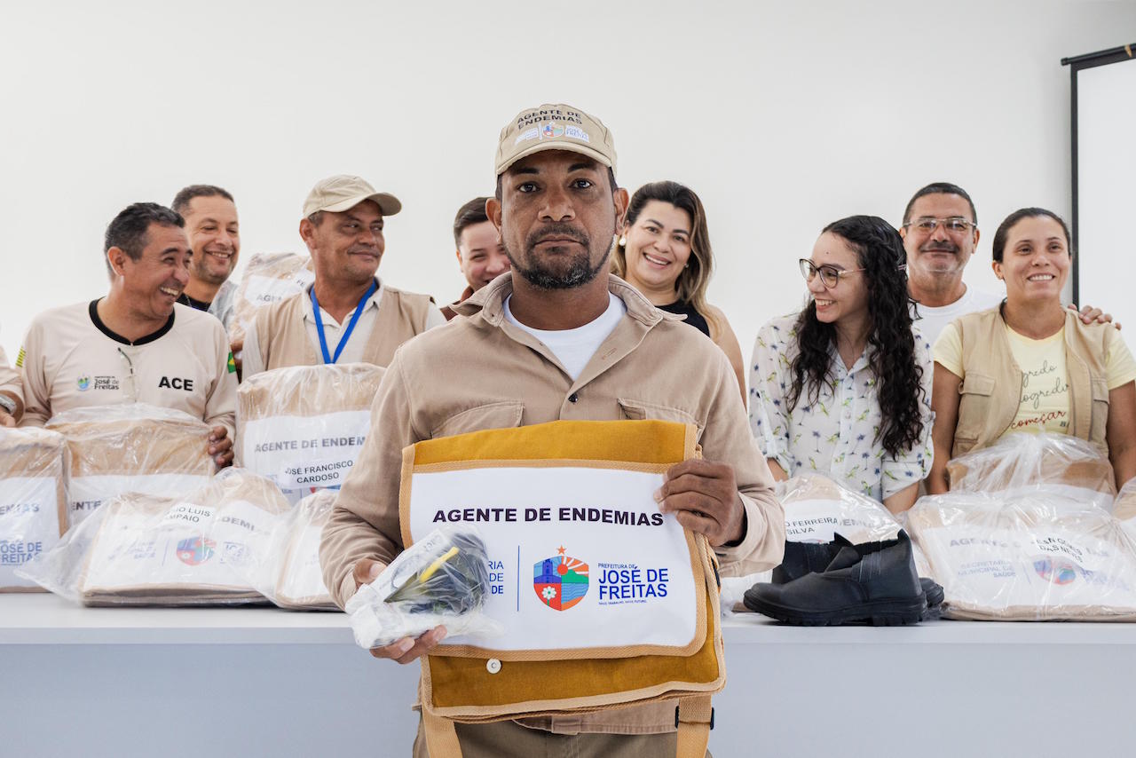 Prefeitura de José de Freitas entrega kits de trabalho para Agentes de Endemias - Imagem 6