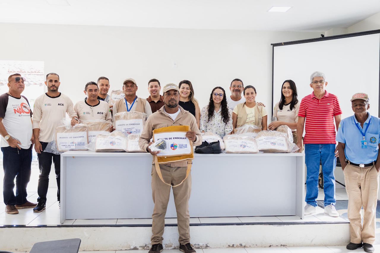 Prefeitura de José de Freitas entrega kits de trabalho para Agentes de Endemias - Imagem 5
