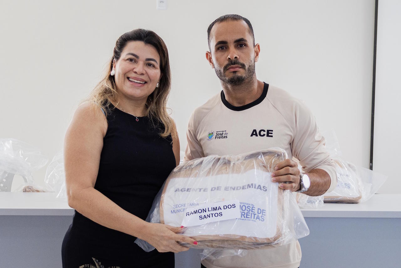 Prefeitura de José de Freitas entrega kits de trabalho para Agentes de Endemias - Imagem 1