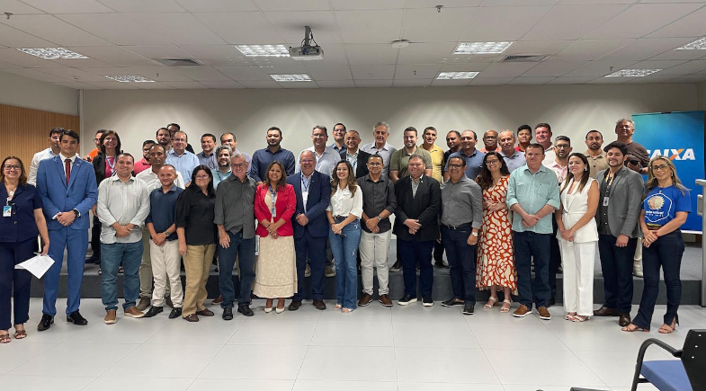 Reginaldo Coelho participa de reunião para tratar de melhorias no abastecimento de água e esgoto de Lagoa do Barro