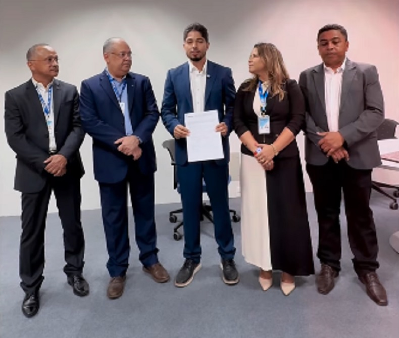 Assinatura de contrato para obras na cidade (Reprodução Instagram)