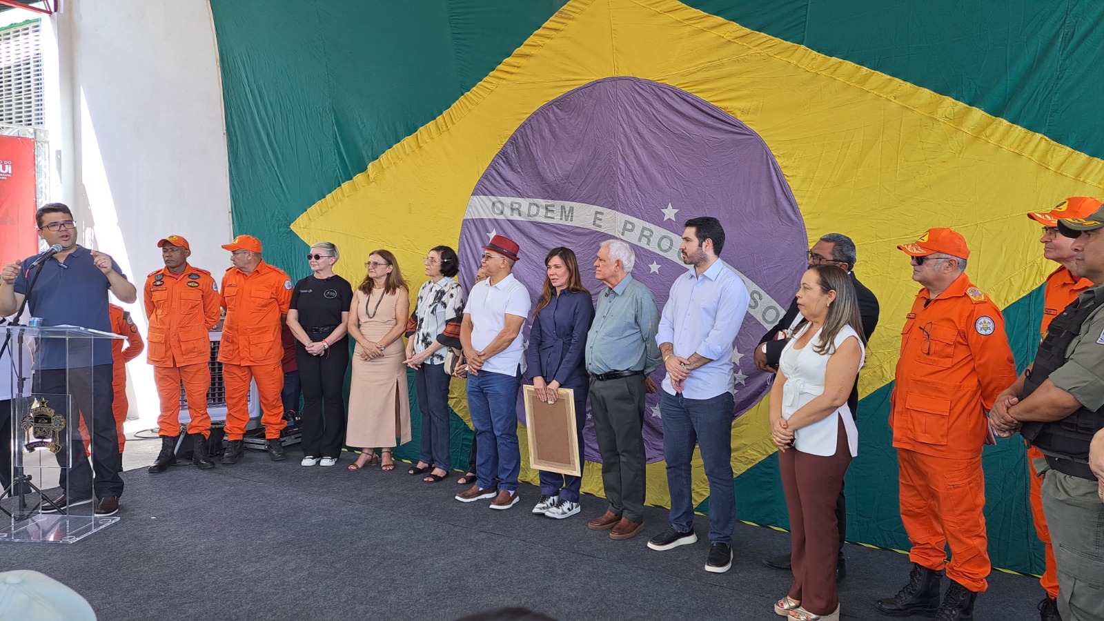 Prefeito Abdoral Melo prestigia inauguração da sede do Corpo de Bombeiros em Esperantina - Imagem 1