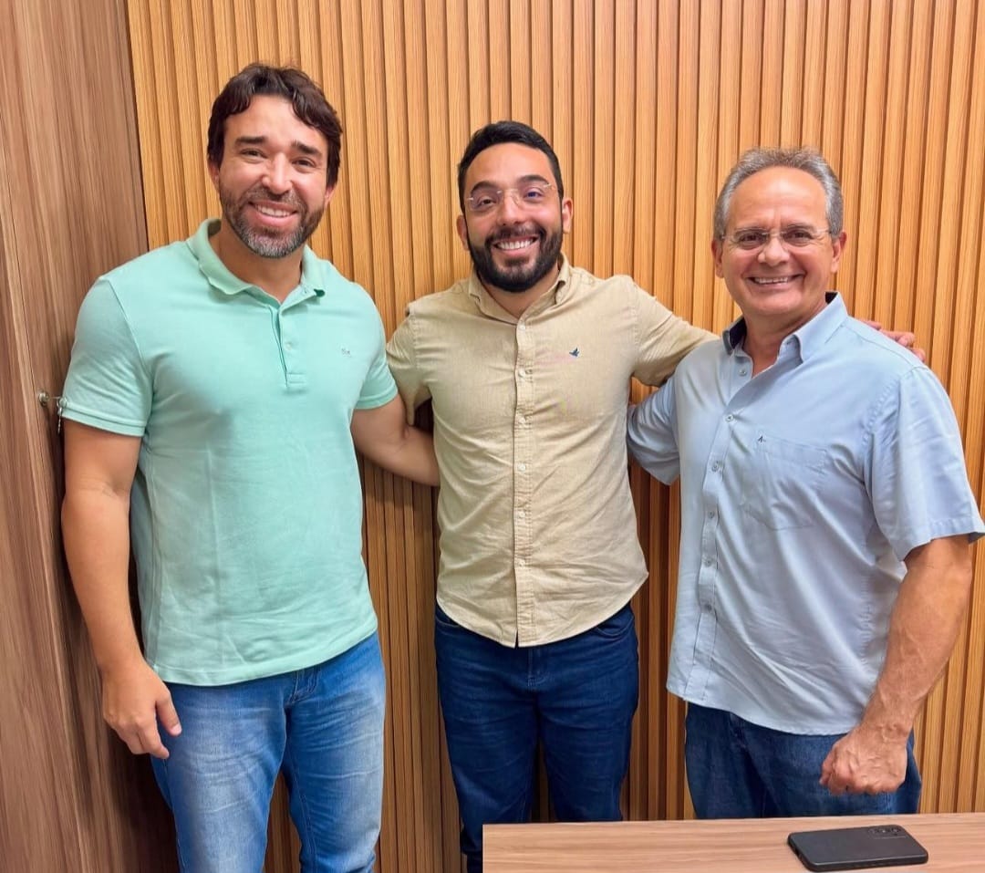 Marden Menezes com o prefeito de Parnaíba, Francisco Emanuel, e o vereador Beto