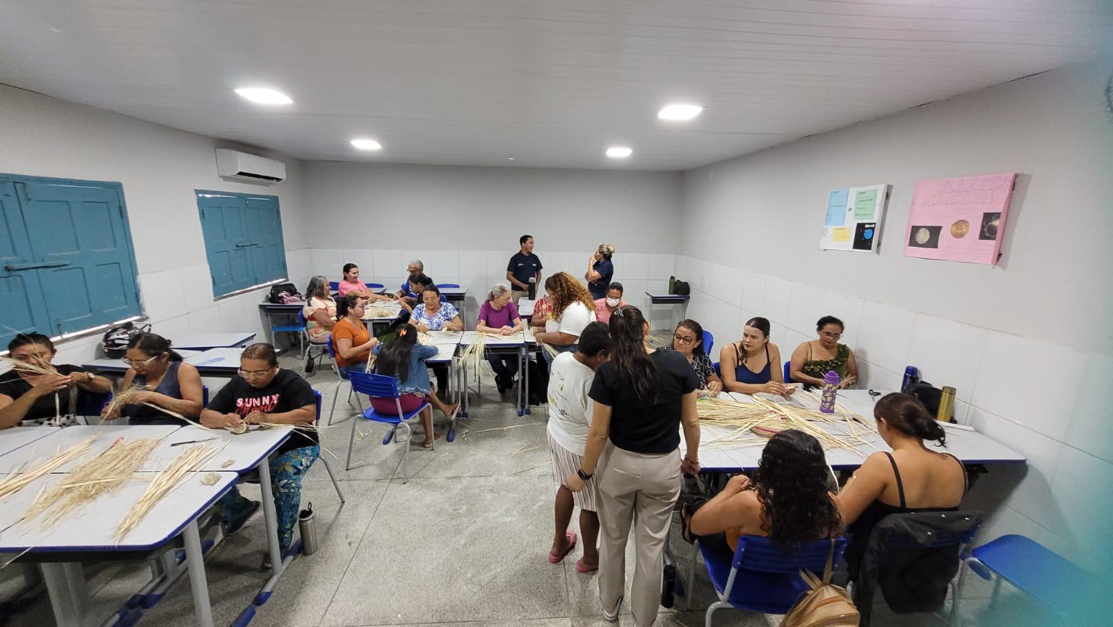 Curso de trançado em palha de carnaúba acontece em Esperantina - Imagem 2