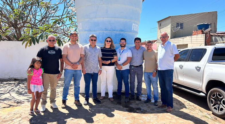  Prefeito Dr. Corinto realiza visita técnica aos pontos de abastecimento de água na localidade Sertão