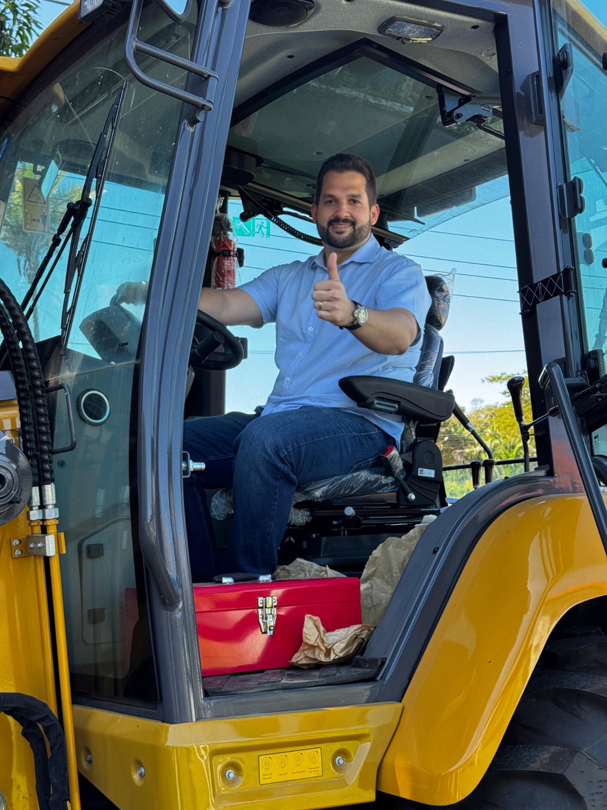 Santo Antônio de Lisboa é comtemplado com retroescavadeira - Imagem 1