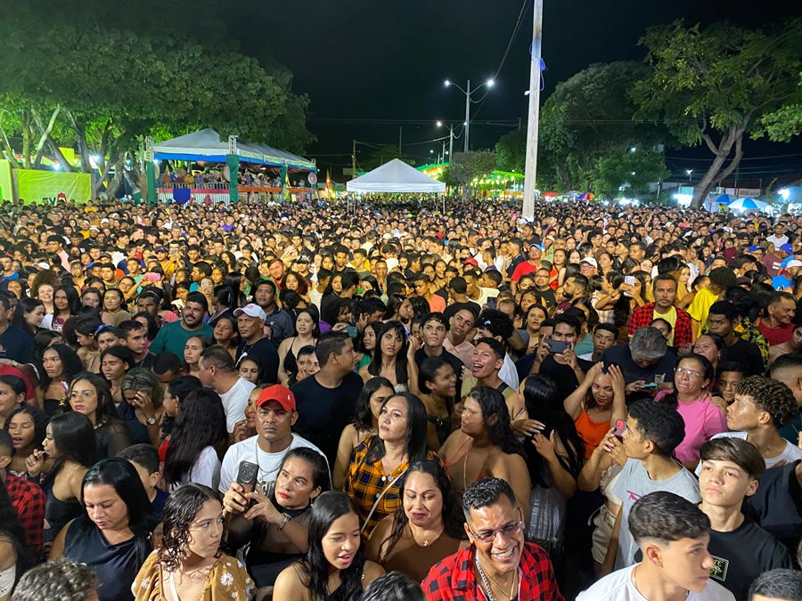 Confira como foi a primeira noite do São João da Esperança 2025 em Esperantina - Imagem 2