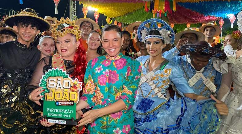 Confira como foi a primeira noite do São João da Esperança 2025 em Esperantina