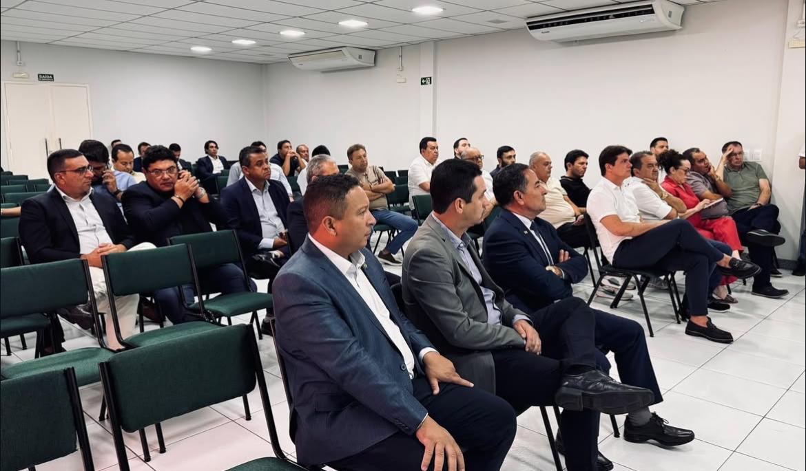 Prefeitos debatem PEC 12/2022 em Fortaleza durante reunião na APRECE - Imagem 1