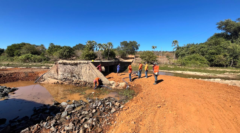 Prefeitura de Santo Antônio de Lisboa realiza recuperação da ponte que liga às localidades Carvalhos e Lagoa do Canto