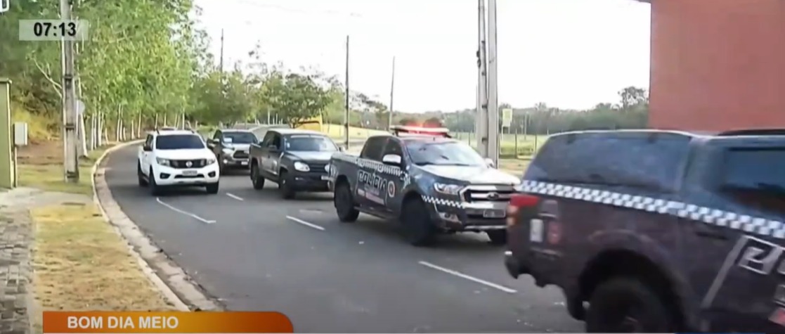 Viaturas em condomínio de luxo em Teresina | Foto: Reprodução