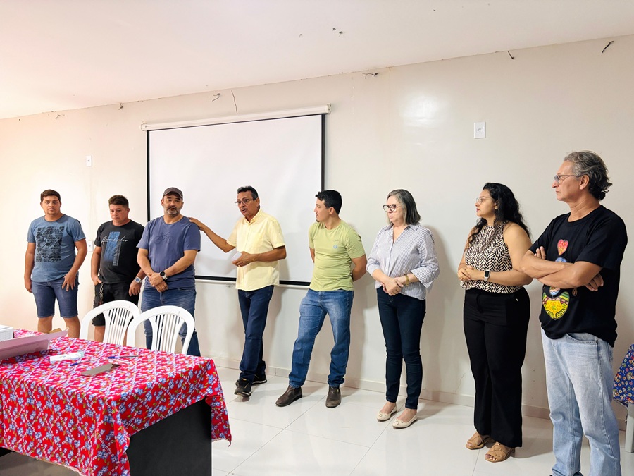 Prefeitura de Francisco Santos promove encontro com pecuaristas para tratar sobre participação no Programa de Aquisição de Alimentos