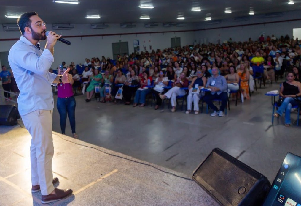 Prefeito Francisco Emanuel participa da abertura do I Encontro de Educação da Rede Municipal de Parnaíba - Imagem 1