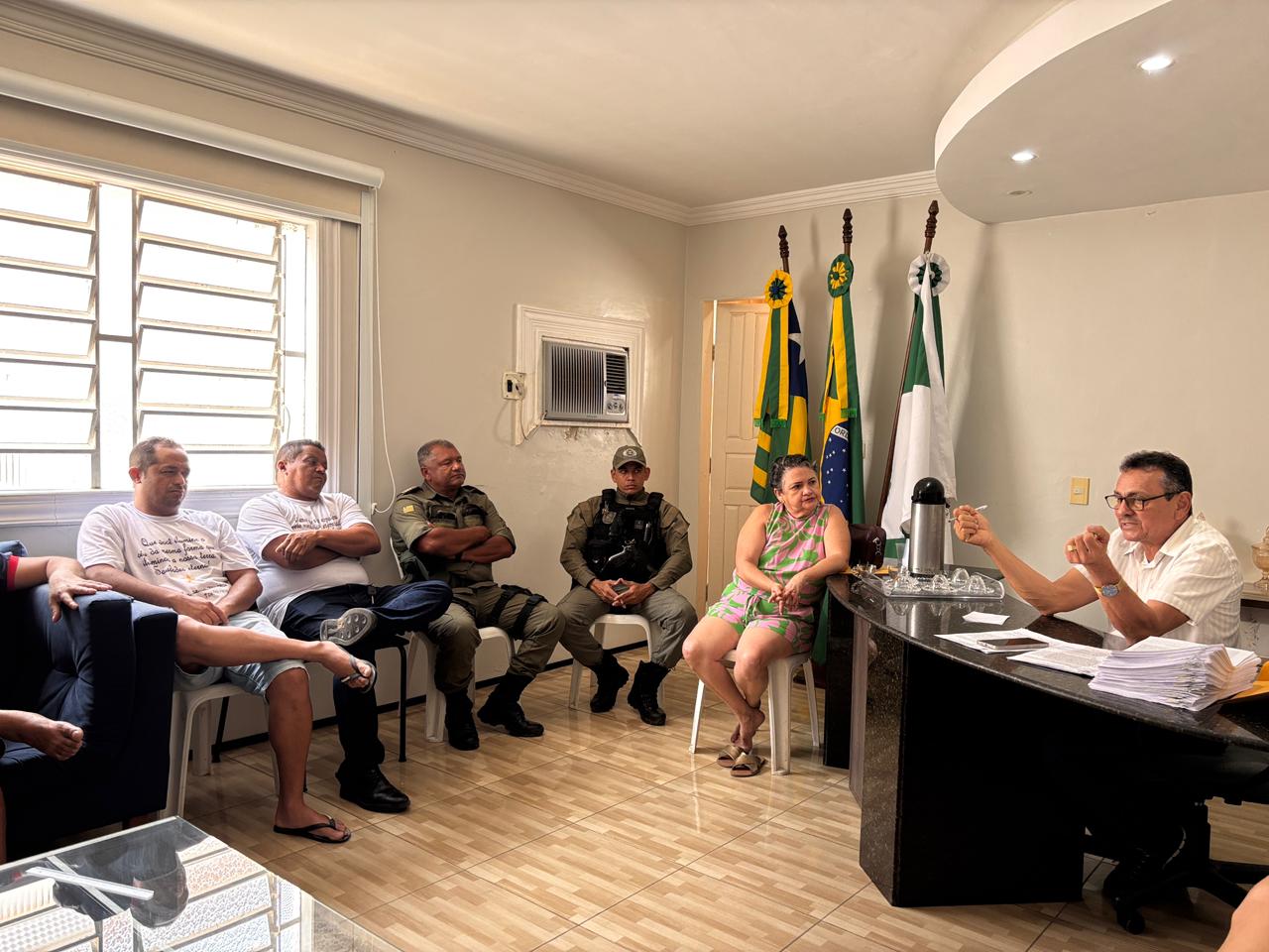 Reunião trata sobre estratégias para aumentar a segurança na cidade - Imagem 2
